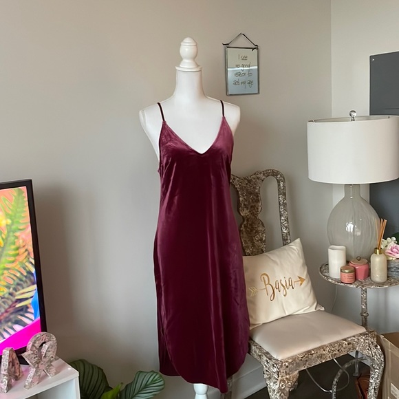 Dresses | Manhattan Velvet Slip Dress Gxf Collection | Poshmark Dresses | Manhattan Velvet Slip Dress Gxf Collection | Poshmark